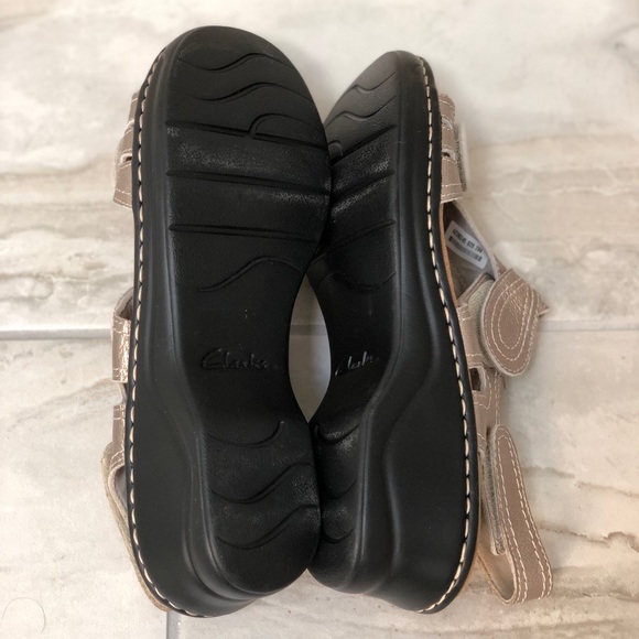 Clarks metallic sandals. - Picture 6 of 7